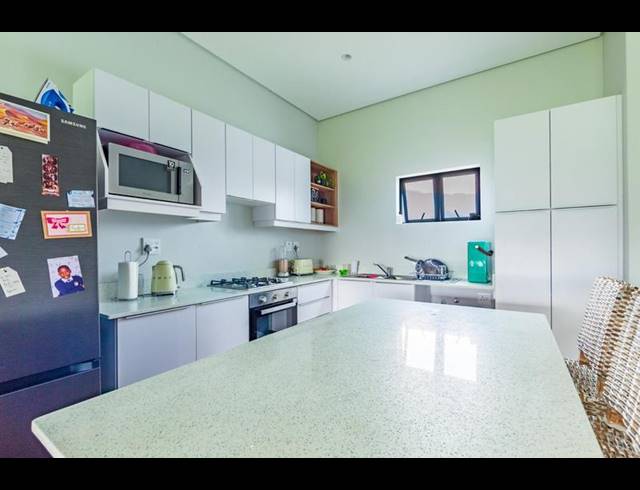 2 BEDROOM TOWNHOUSE FOR SALE IN HAYFIELDS